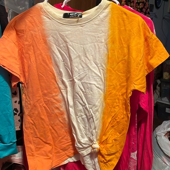 New with tags from Full Circle trends Ombre Orange tshirt - Picture 1 of 2